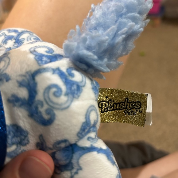 Lin LeBleu P.Lushes Pets - Picture 5 of 9